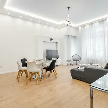 Downtown Paulay43 Apartment *