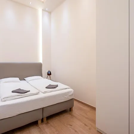 Διαμέρισμα Downtown Paulay43 *
